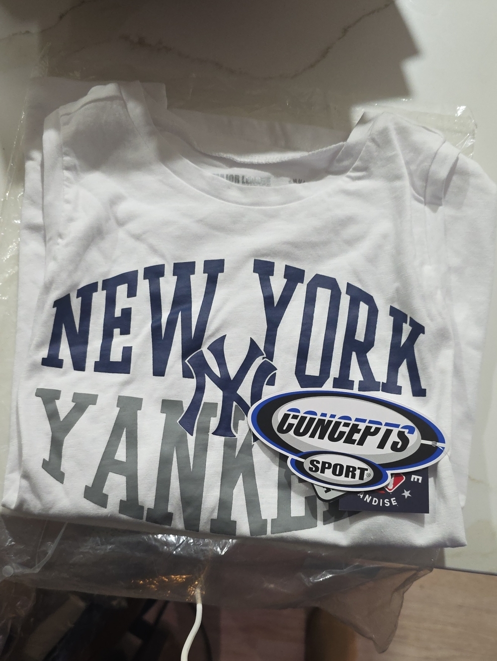 Sleveless White "New York Yankees" Ladies T-Shirt